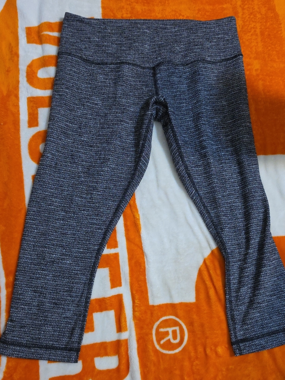 lululemon athletica Heathered Charcoal Gray Capri Leggings